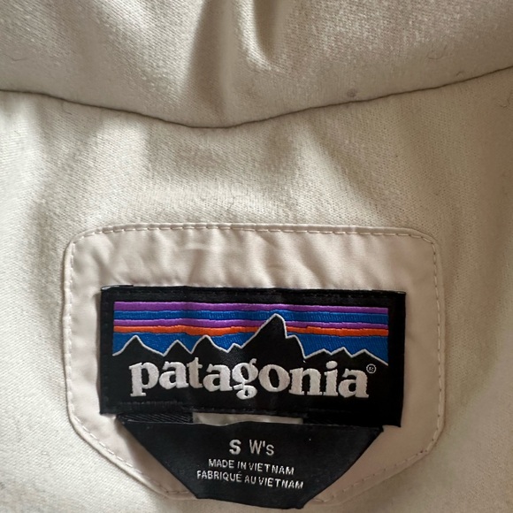 Patagonia Women's Puffer Jacket - Cream - Picture 5 of 10